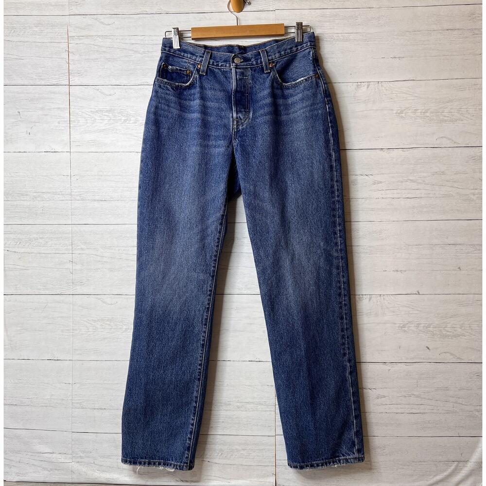 Levis Jeans Womens Size 28 X 32 Medium Wash Button Fly Straight Leg 100% Cotton